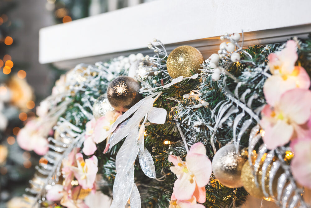 4 Quick Steps To Decorate Garland Like A Pro