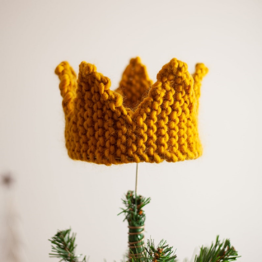 Knit Christmas Crown